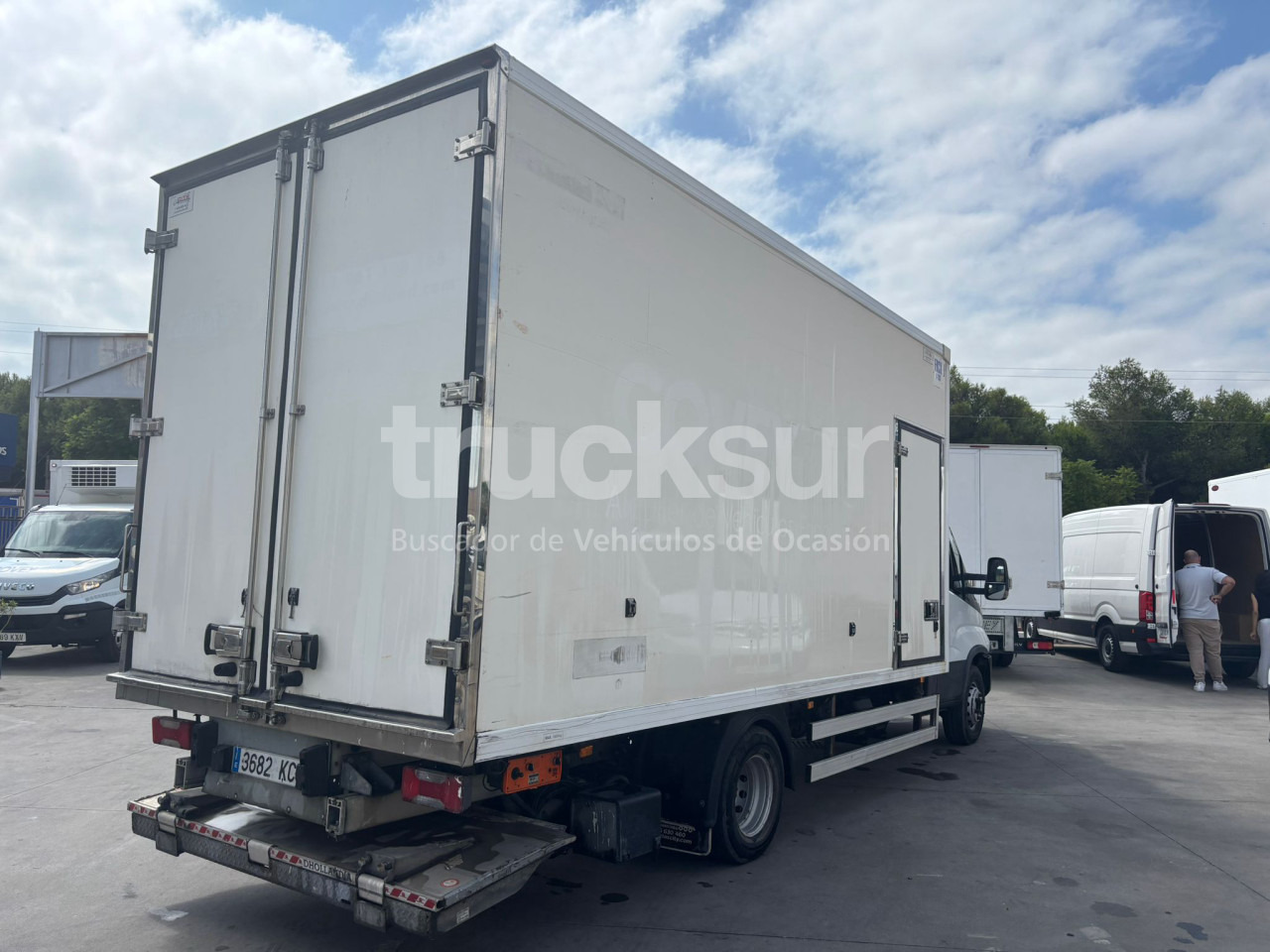 IVECO DAILY 70C18 - Camión caja cerrada: foto 4 IVECO DAILY 70C18 - Camión caja cerrada: foto 4
