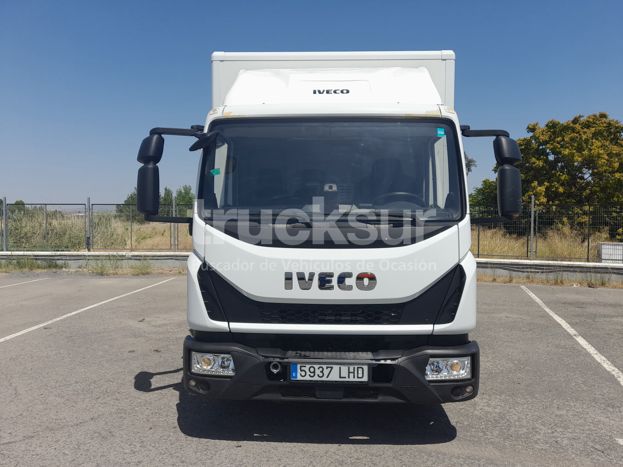IVECO EUROCARGO 210.75 P/E - Camión caja cerrada: foto 2 IVECO EUROCARGO 210.75 P/E - Camión caja cerrada: foto 2