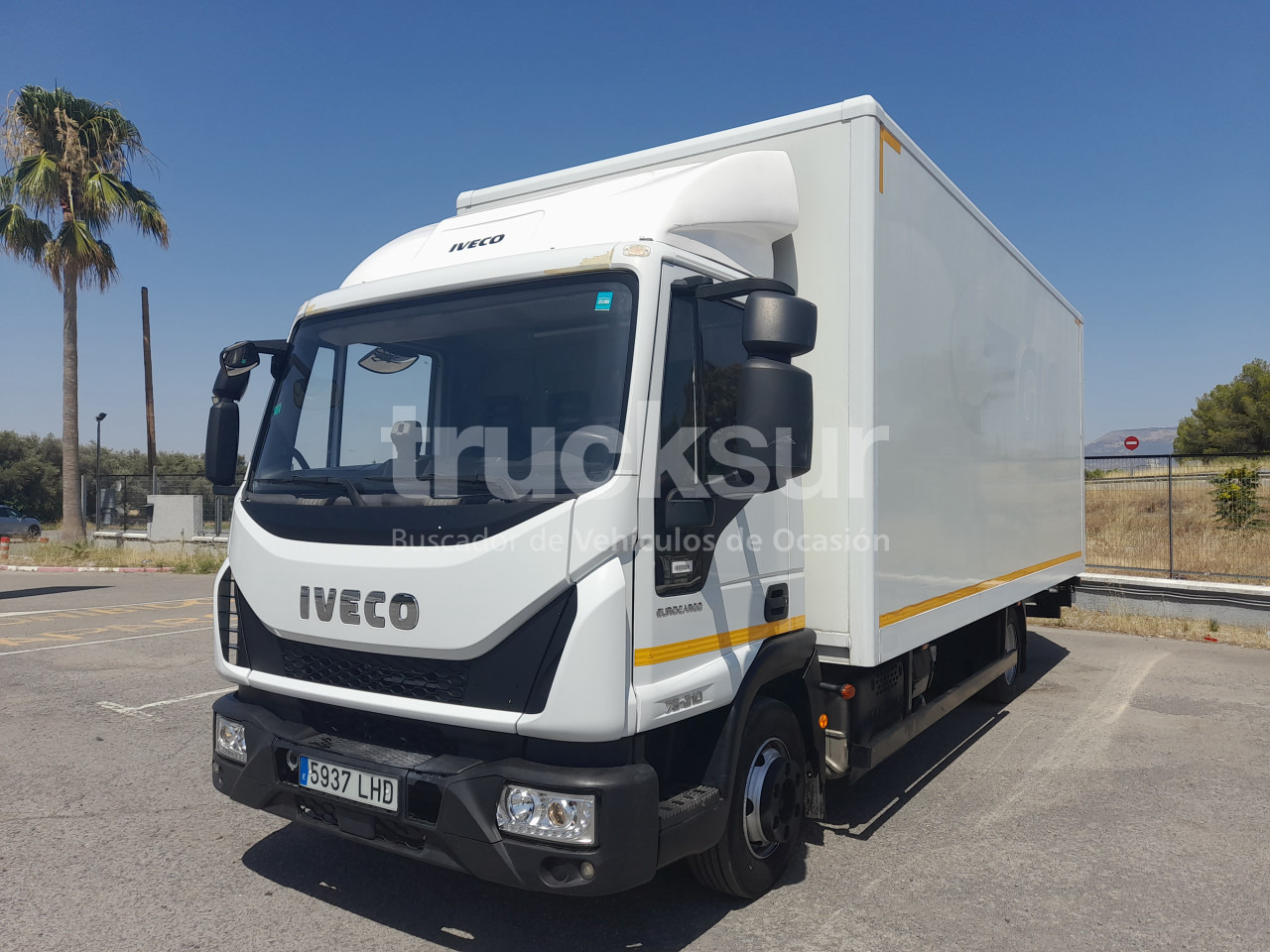 IVECO EUROCARGO 210.75 P/E - Camión caja cerrada: foto 1 IVECO EUROCARGO 210.75 P/E - Camión caja cerrada: foto 1