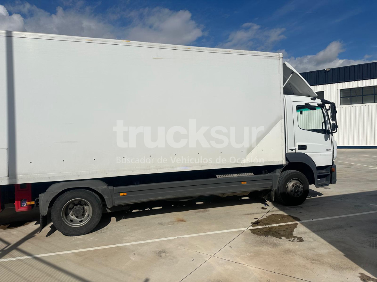 MERCEDES ATEGO - Camión caja cerrada: foto 3 MERCEDES ATEGO - Camión caja cerrada: foto 3