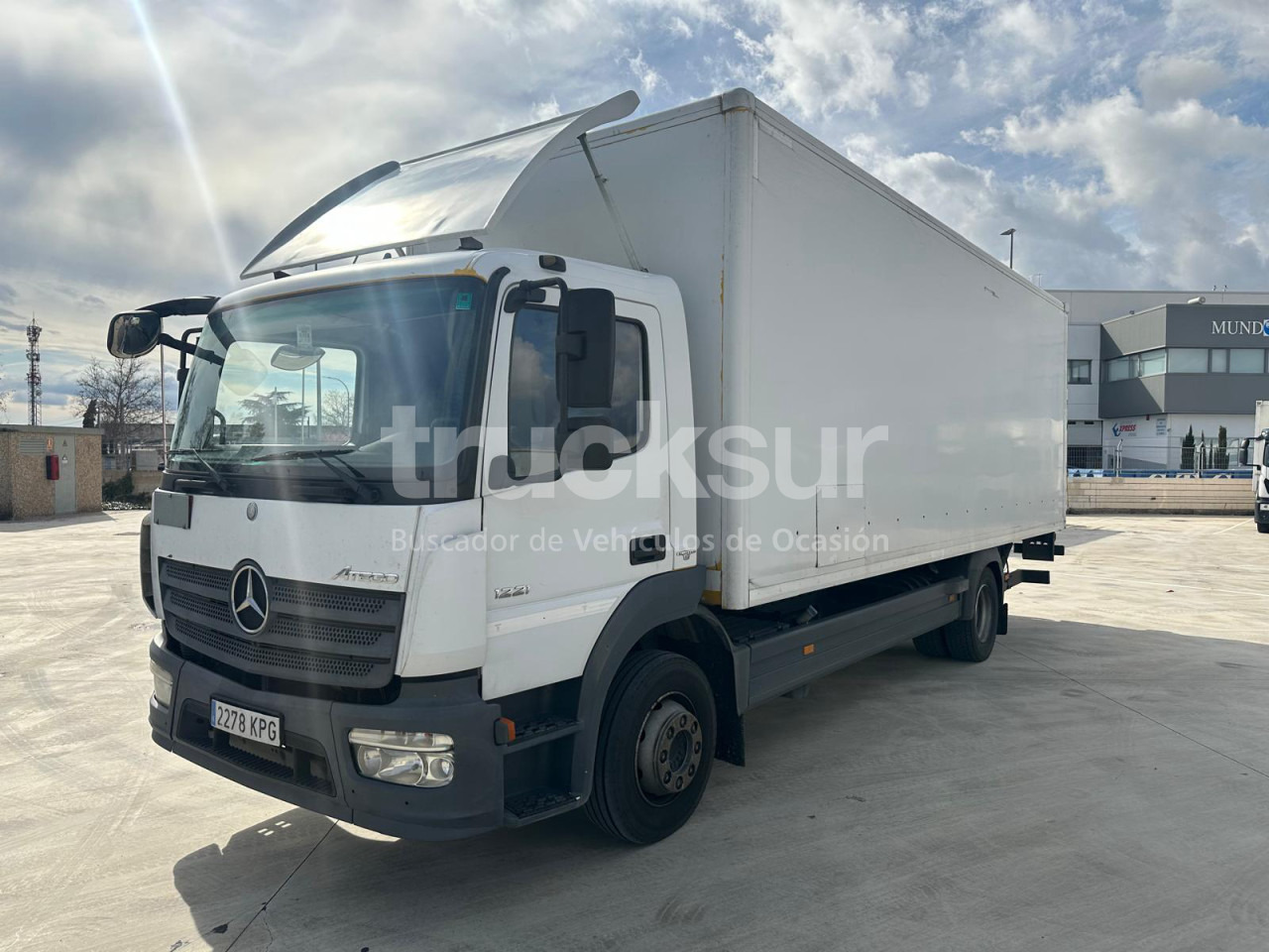 MERCEDES ATEGO - Camión caja cerrada: foto 1 MERCEDES ATEGO - Camión caja cerrada: foto 1
