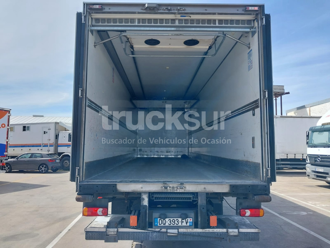 Camión frigorífico RENAULT D280.18: foto 6