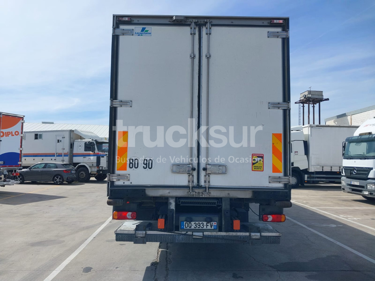 Camión frigorífico RENAULT D280.18: foto 9