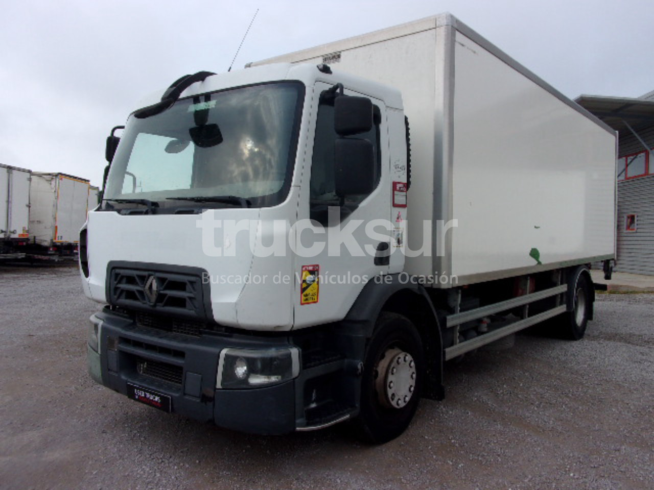 RENAULT D320.18 - Camión caja cerrada: foto 1 RENAULT D320.18 - Camión caja cerrada: foto 1