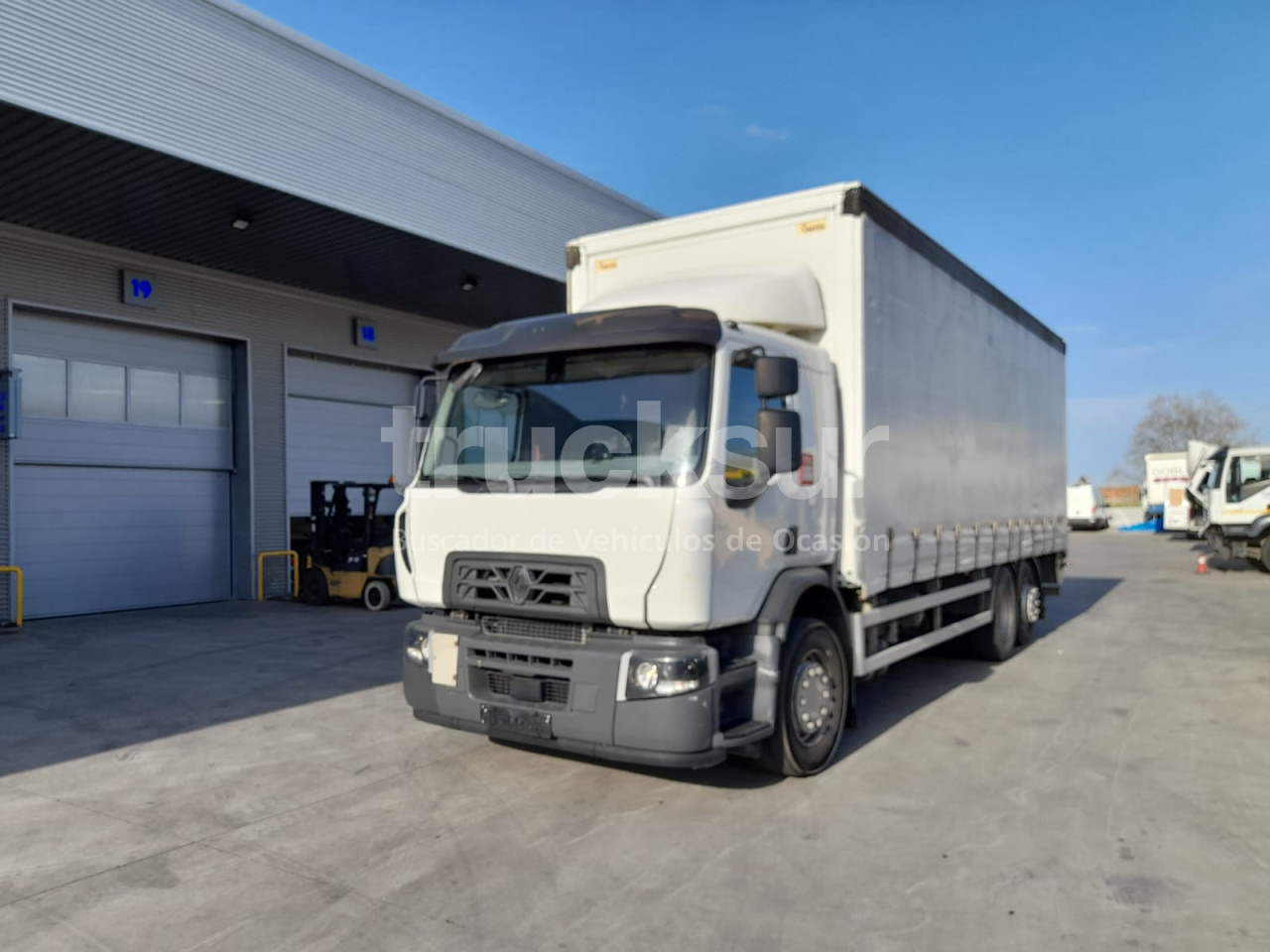 RENAULT D320 ejes 6x2*4 - Camión lona: foto 1 RENAULT D320 ejes 6x2*4 - Camión lona: foto 1