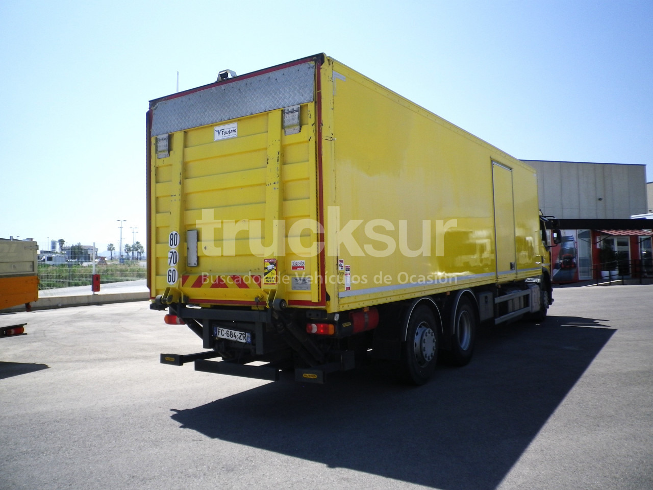 RENAULT D380.26 6X2*4 ejes 6x2*4 - Camión caja cerrada: foto 4 RENAULT D380.26 6X2*4 ejes 6x2*4 - Camión caja cerrada: foto 4