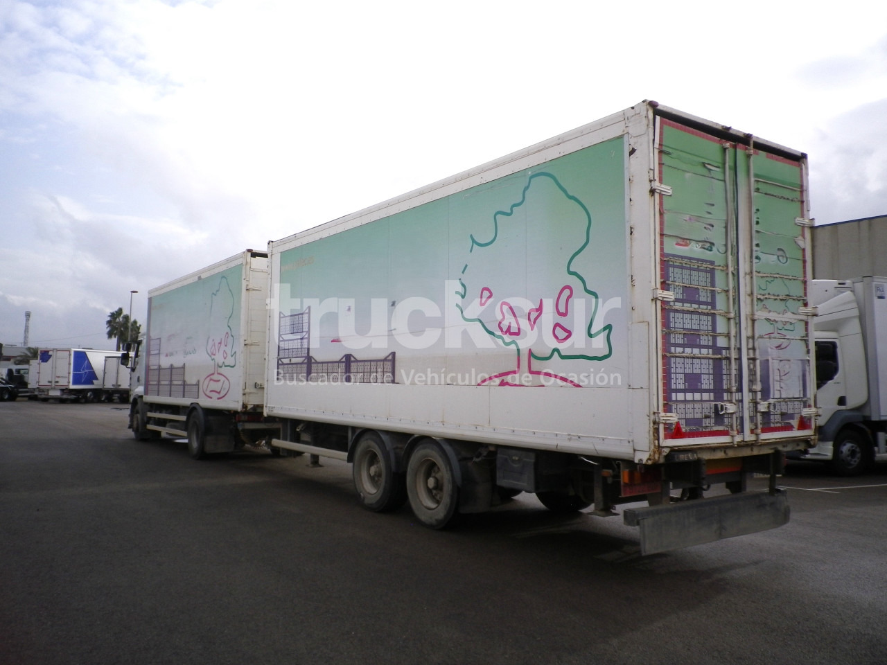 RENAULT PREMIUM 370 DXI REMOLCADOR - Camión caja cerrada: foto 5 RENAULT PREMIUM 370 DXI REMOLCADOR - Camión caja cerrada: foto 5