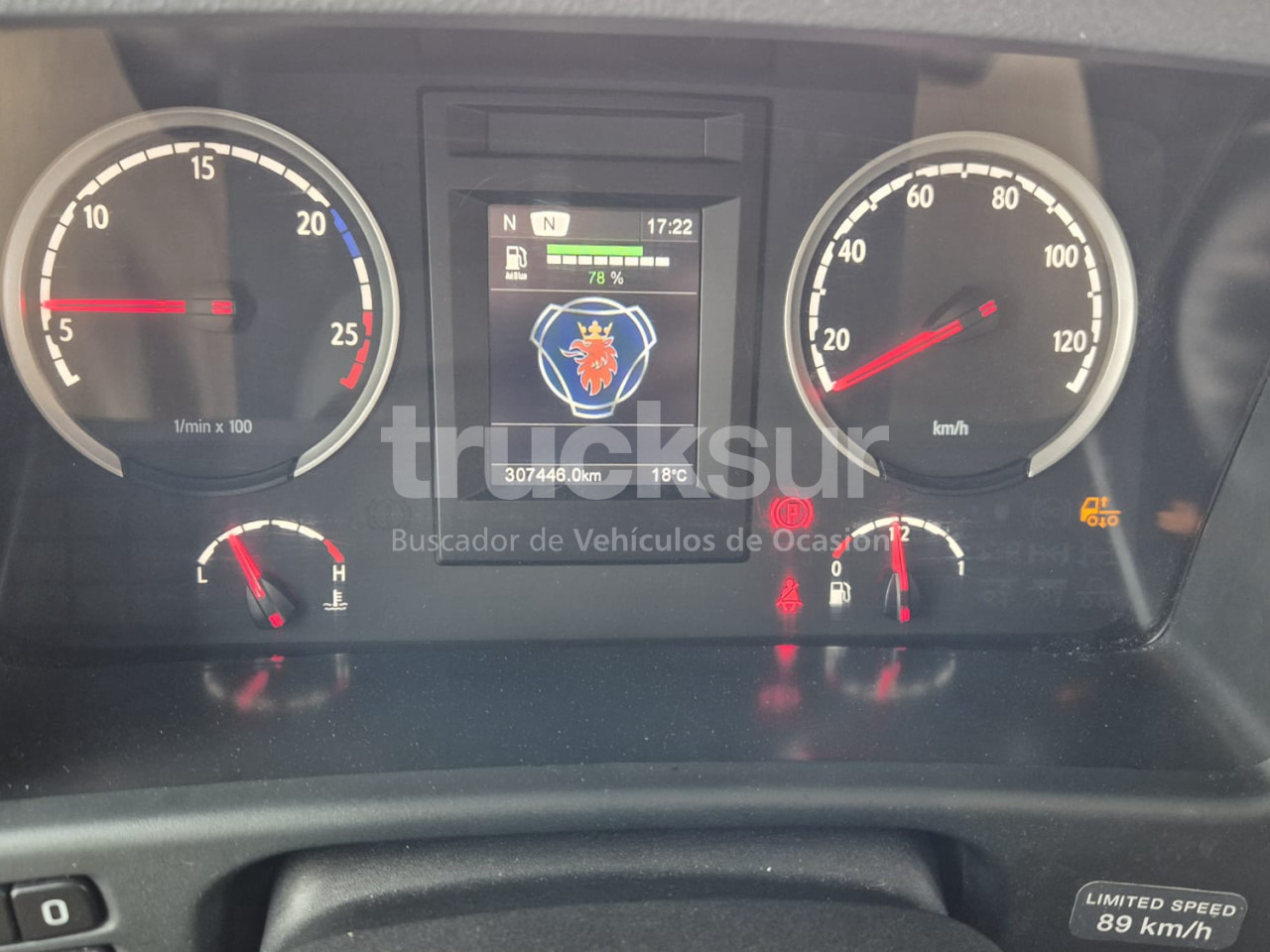 Camión caja cerrada SCANIA P320.26 ejes 6x2*4: foto 7