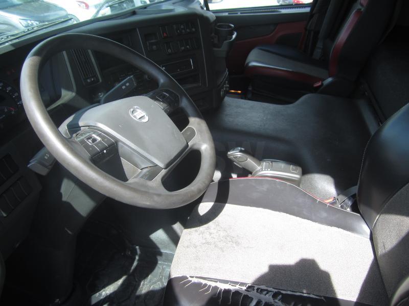 Foto del interior 1: Cabeza tractora Volvo FMX 460