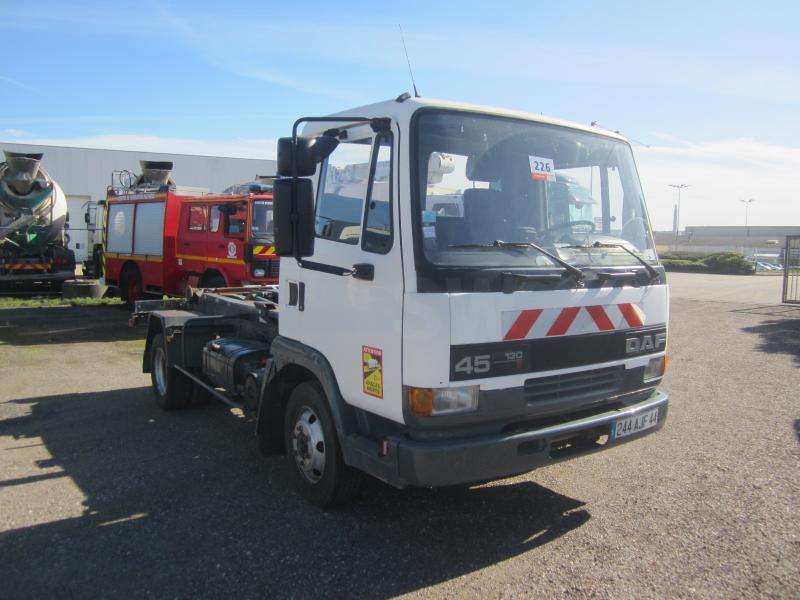 DAF 45 ATI 130 - Camión multibasculante: foto 1 DAF 45 ATI 130 - Camión multibasculante: foto 1