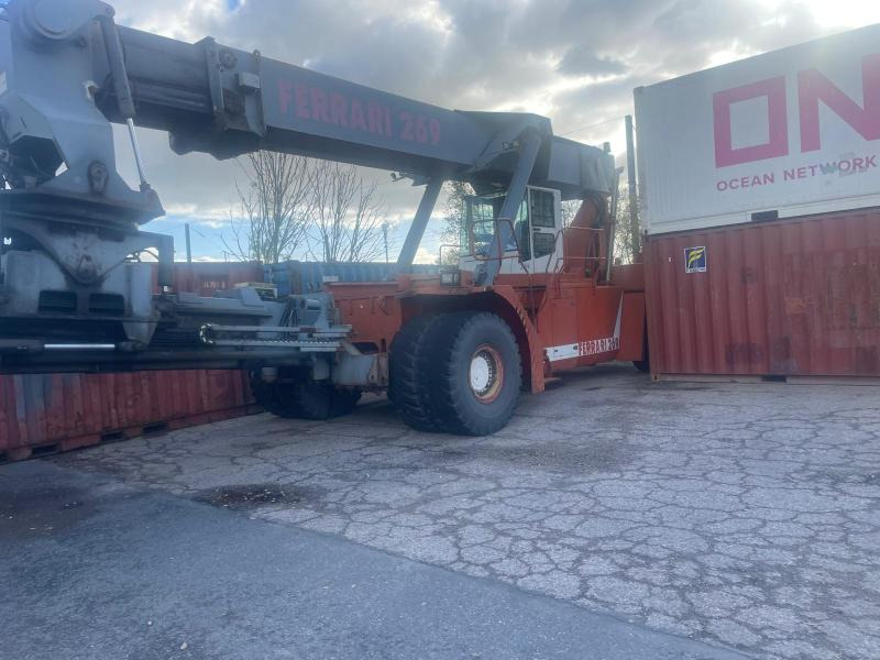 Ferrari F269.5 - Reach stacker: foto 1 Ferrari F269.5 - Reach stacker: foto 1