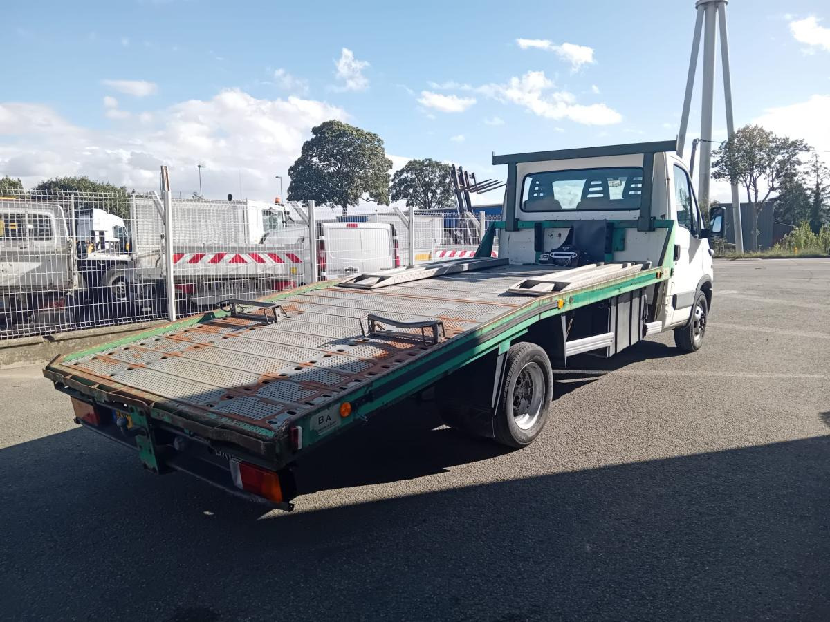 Iveco 35C14HPI - Grua de remolque autos: foto 2 Iveco 35C14HPI - Grua de remolque autos: foto 2