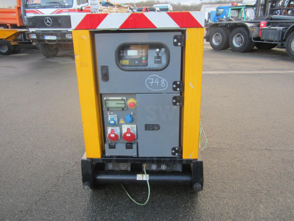 Sdmo R44 - Generador industriale: foto 2 Sdmo R44 - Generador industriale: foto 2