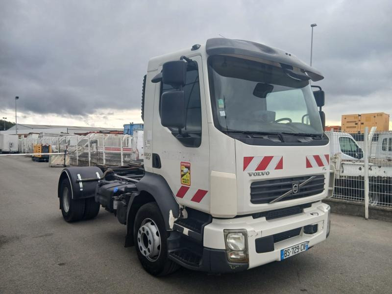 Volvo FL 260 - Camión chasis: foto 1 Volvo FL 260 - Camión chasis: foto 1