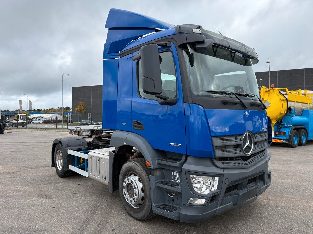Mercedes-Benz Actros 1832 4x2 Euro 6 - Cabeza tractora: foto 2 Mercedes-Benz Actros 1832 4x2 Euro 6 - Cabeza tractora: foto 2