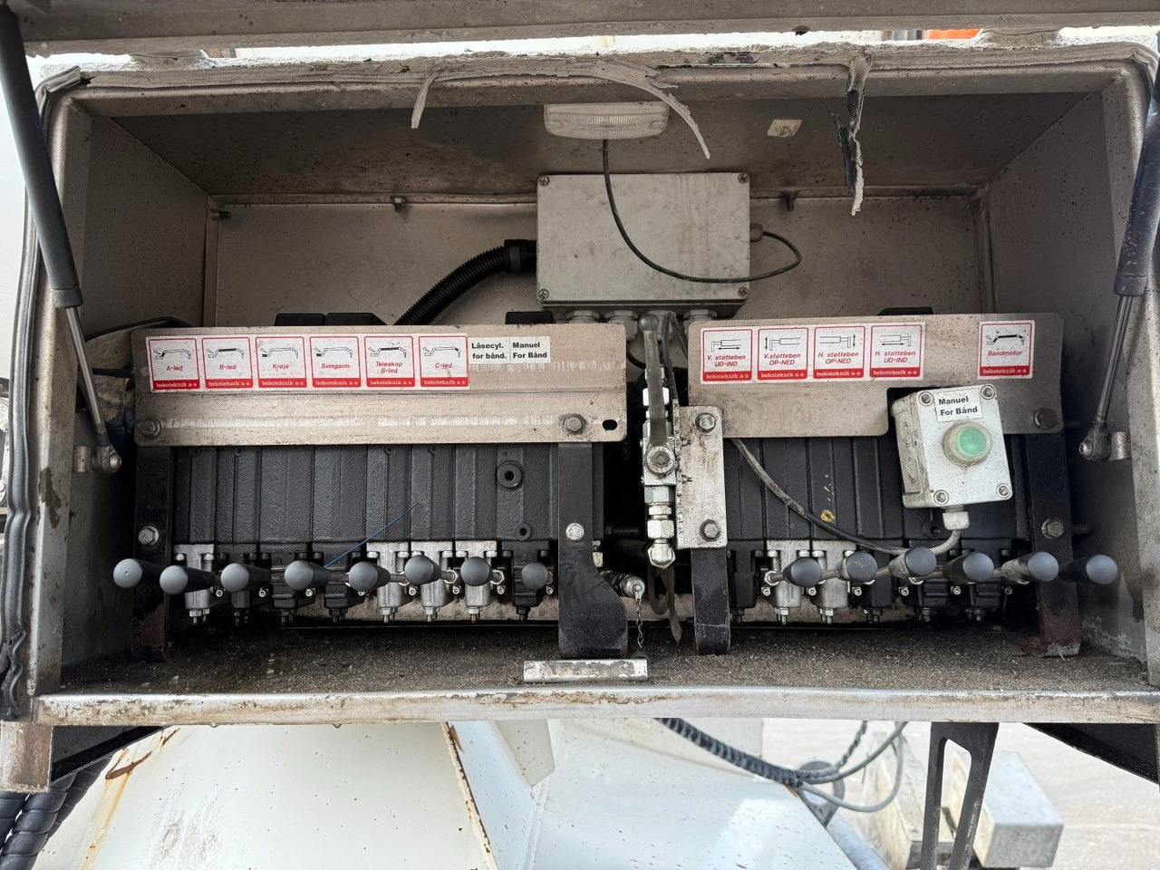 Semirremolque hormigonera De Buf BM 12-36-2SPR w/ Belt Theam TSR15 / Beton: foto 7