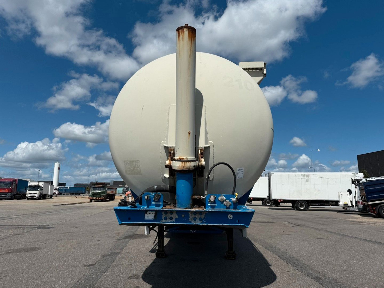 Feldbinder 3 axle 63 m3 Silo trailer Feldbinder 3 axle 63 m3 Silo trailer - Semirremolque silo: foto 5 Feldbinder 3 axle 63 m3 Silo trailer Feldbinder 3 axle 63 m3 Silo trailer - Semirremolque silo: foto 5