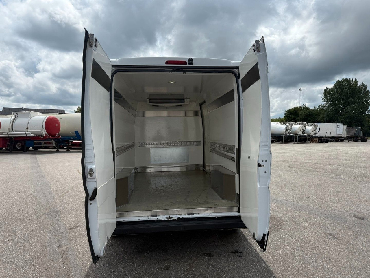 Fiat Ducato 2.3 MJT 150 Waeco Frigo (Engine Damage) - Furgoneta frigorifica: foto 5 Fiat Ducato 2.3 MJT 150 Waeco Frigo (Engine Damage) - Furgoneta frigorifica: foto 5