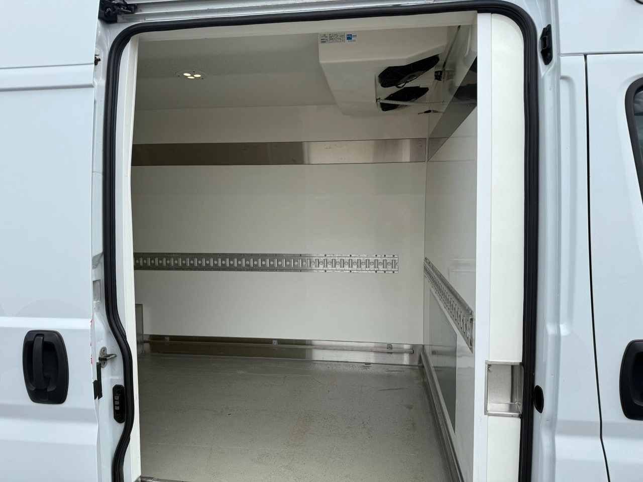 Furgoneta frigorifica Fiat Ducato 2.3 MJT 150 Waeco Frigo (Engine Damage): foto 8