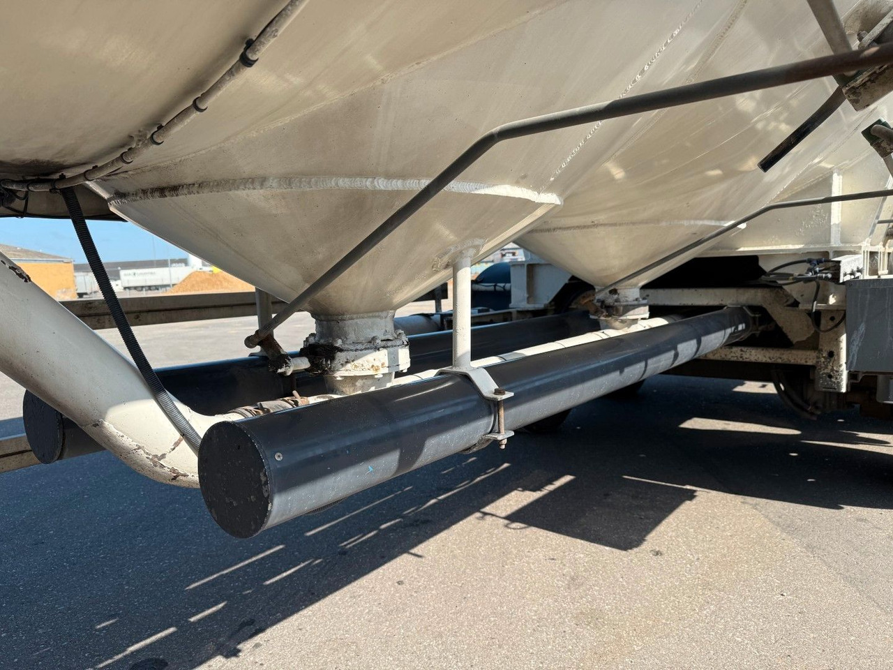 Remolque cisterna P4T30 4 axle 42 m3 Alu Silo tank: foto 10