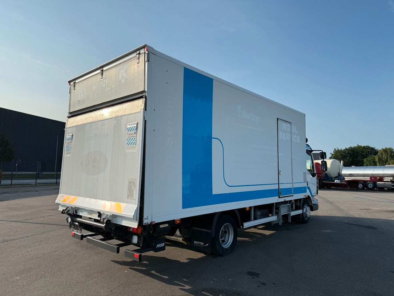 Renault Midlum 220 DXI 4x2 6.0 Box / Koffer - Camión caja cerrada: foto 3 Renault Midlum 220 DXI 4x2 6.0 Box / Koffer - Camión caja cerrada: foto 3