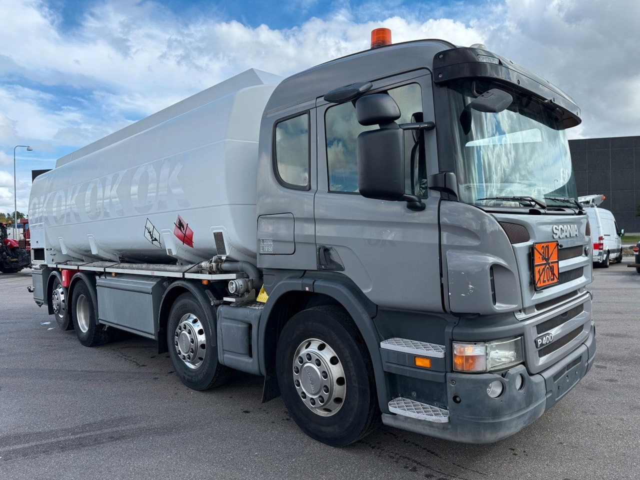 Scania P400 8x2*6 HMK Bilcon 24.000 l. ADR Euro 5 - Camión cisterna: foto 2 Scania P400 8x2*6 HMK Bilcon 24.000 l. ADR Euro 5 - Camión cisterna: foto 2