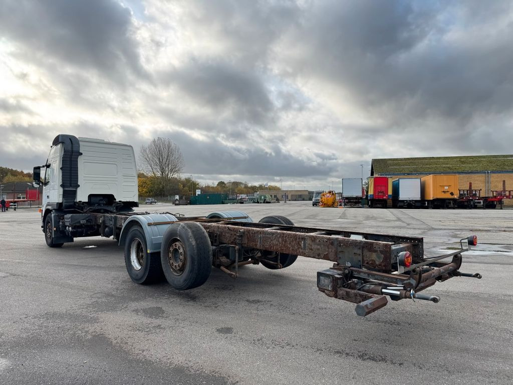Volvo FM340 6x2 Globetrotter Chassis / Fahrgestell - Camión chasis: foto 4 Volvo FM340 6x2 Globetrotter Chassis / Fahrgestell - Camión chasis: foto 4