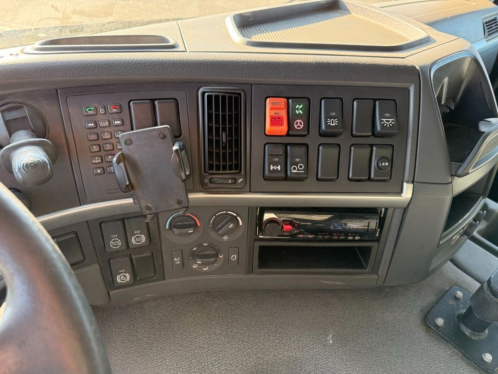 Camión cisterna Volvo FM460 8x2*6 24.000 l. ADR Tank: foto 17