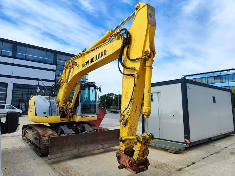 New Holland E235B SR-2 - Excavadora de cadenas: foto 3 New Holland E235B SR-2 - Excavadora de cadenas: foto 3