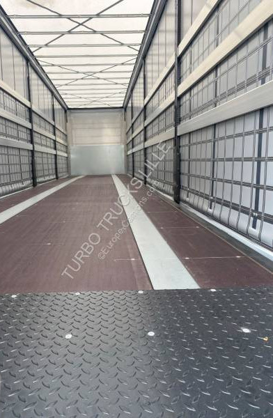 Kögel 3 essieux - Semirremolque lona: foto 3 Kögel 3 essieux - Semirremolque lona: foto 3