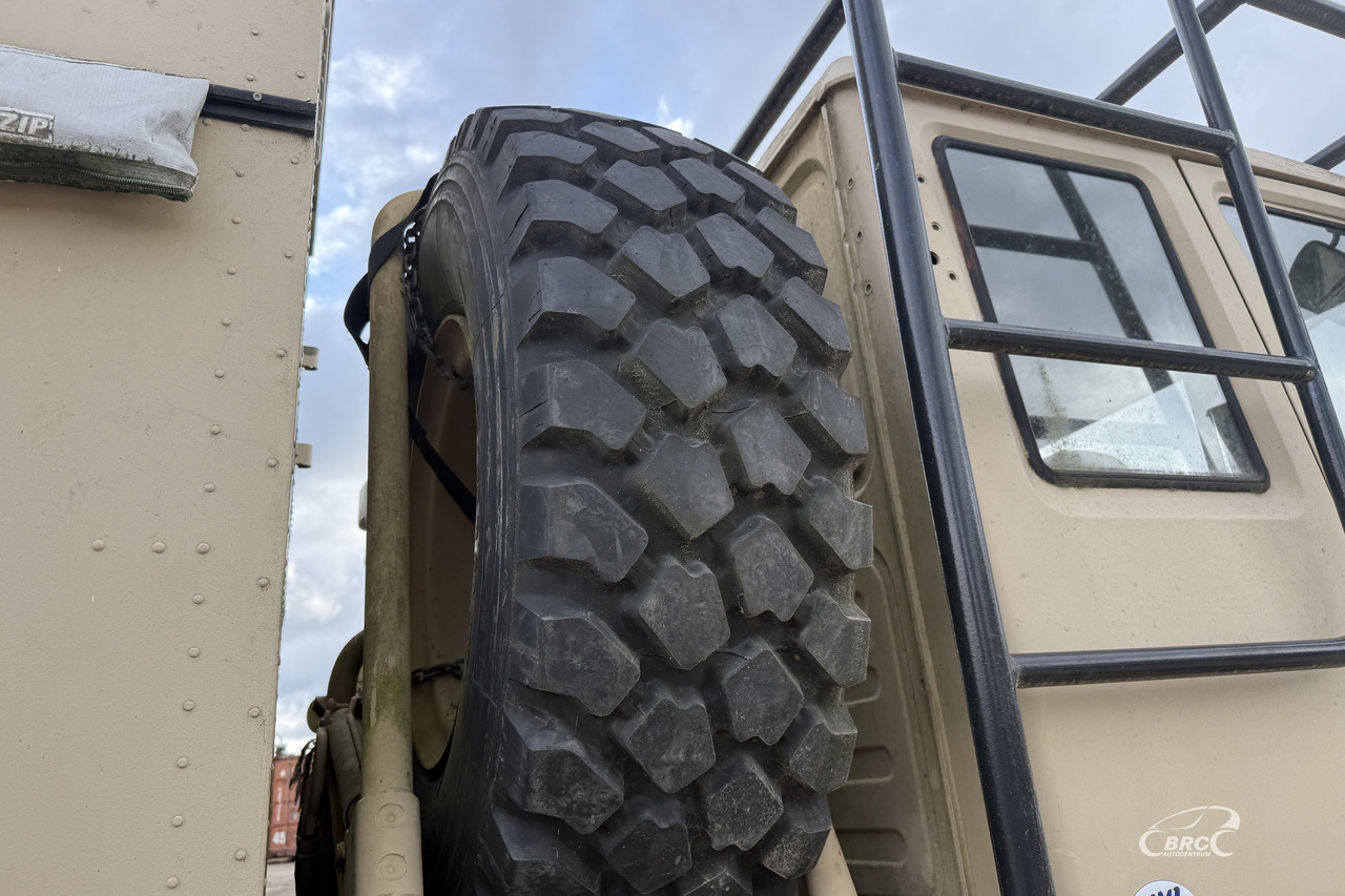 Camión portavehículos Stewart & Stevenson M1078 LMTV: foto 9 Camión portavehículos Stewart & Stevenson M1078 LMTV: foto 9