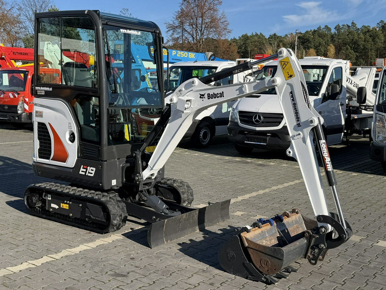 Bobcat E19 Komplet Łyżek Mało Używana Przepracowane tylko 90mth - Miniexcavadora: foto 1 Bobcat E19 Komplet Łyżek Mało Używana Przepracowane tylko 90mth - Miniexcavadora: foto 1