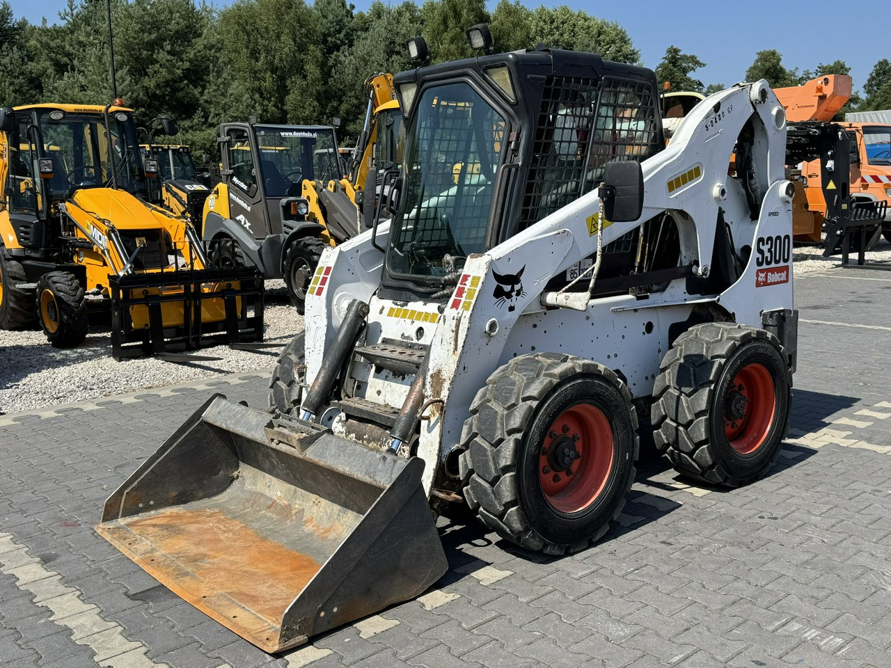 Bobcat S300 Joystick Mini Ładowarka Waga 3692kg - Minicargadora: foto 1 Bobcat S300 Joystick Mini Ładowarka Waga 3692kg - Minicargadora: foto 1