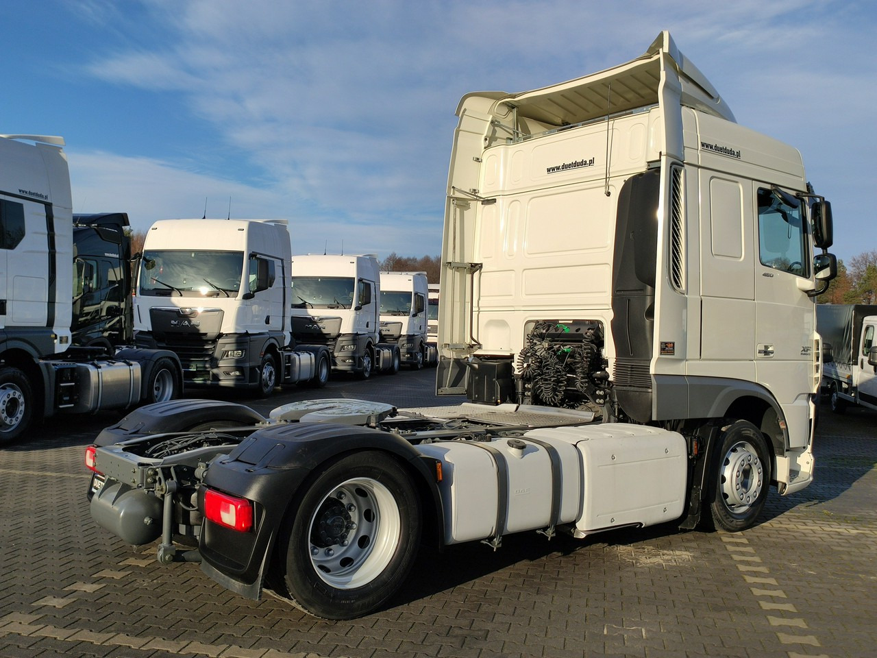 Cabeza tractora DAF XF 106.460 Euro 6 LowDeck Mega: foto 8