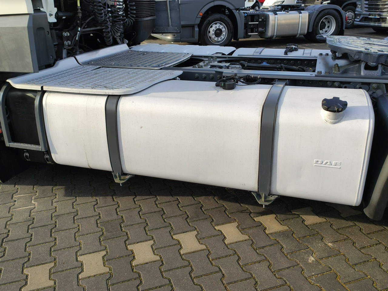 Cabeza tractora DAF XF 106.460 Euro 6 LowDeck Mega: foto 32