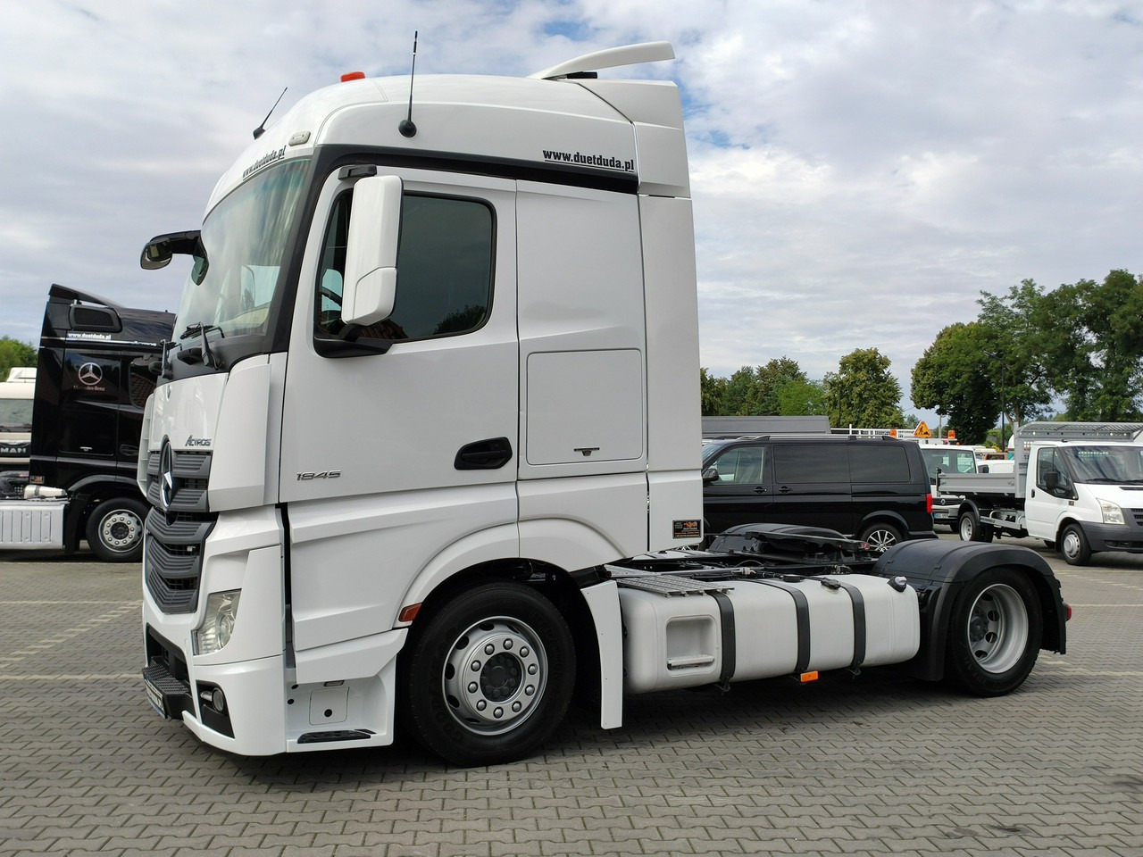 Mercedes ACTROS 1845 Euro 6 Low Deck Mega !!! - Cabeza tractora: foto 5 Mercedes ACTROS 1845 Euro 6 Low Deck Mega !!! - Cabeza tractora: foto 5