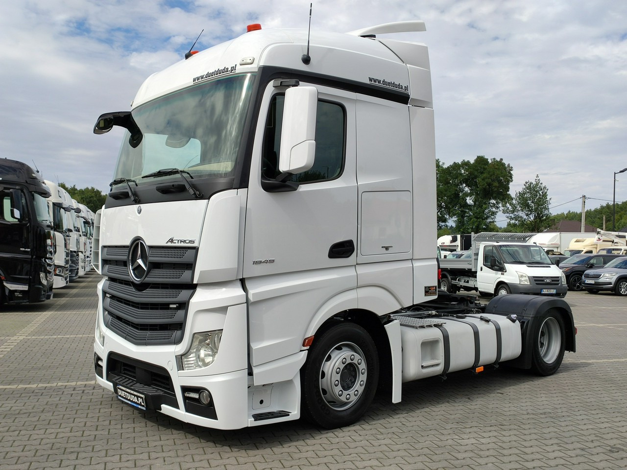Mercedes ACTROS 1845 Euro 6 Low Deck Mega !!! - Cabeza tractora: foto 4 Mercedes ACTROS 1845 Euro 6 Low Deck Mega !!! - Cabeza tractora: foto 4