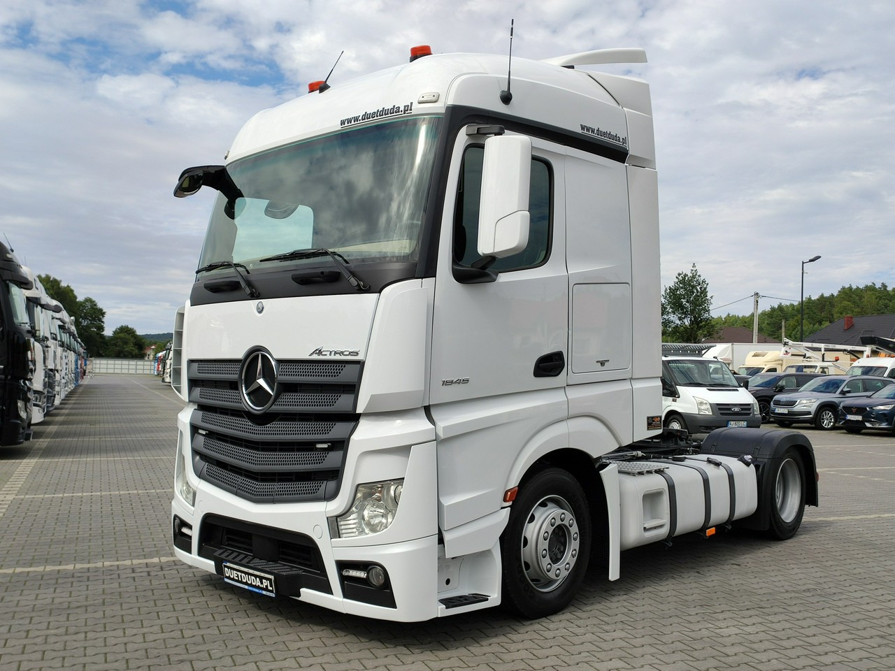 Mercedes ACTROS 1845 Euro 6 Low Deck Mega !!! - Cabeza tractora: foto 2 Mercedes ACTROS 1845 Euro 6 Low Deck Mega !!! - Cabeza tractora: foto 2