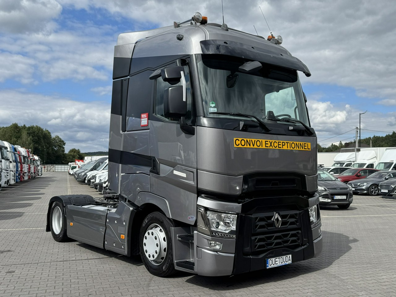 Renault Gama T 520 HIGH CAB Silnik 13litrów Euro 6 Low deck - Cabeza tractora: foto 5 Renault Gama T 520 HIGH CAB Silnik 13litrów Euro 6 Low deck - Cabeza tractora: foto 5