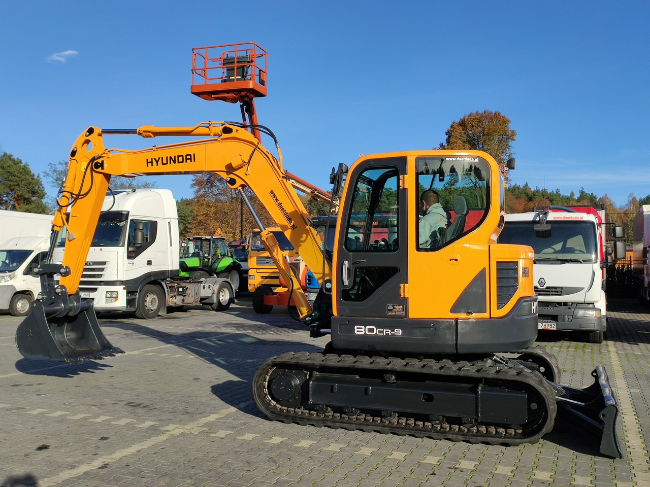 Hyundai ROBEX 80CR-9 2013r 8,3 tony - Excavadora de cadenas: foto 3 Hyundai ROBEX 80CR-9 2013r 8,3 tony - Excavadora de cadenas: foto 3