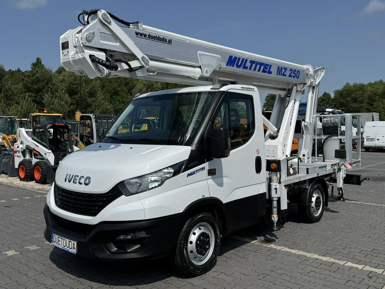 Iveco Daily 35S14 - Camión con plataforma elevadora: foto 2 Iveco Daily 35S14 - Camión con plataforma elevadora: foto 2