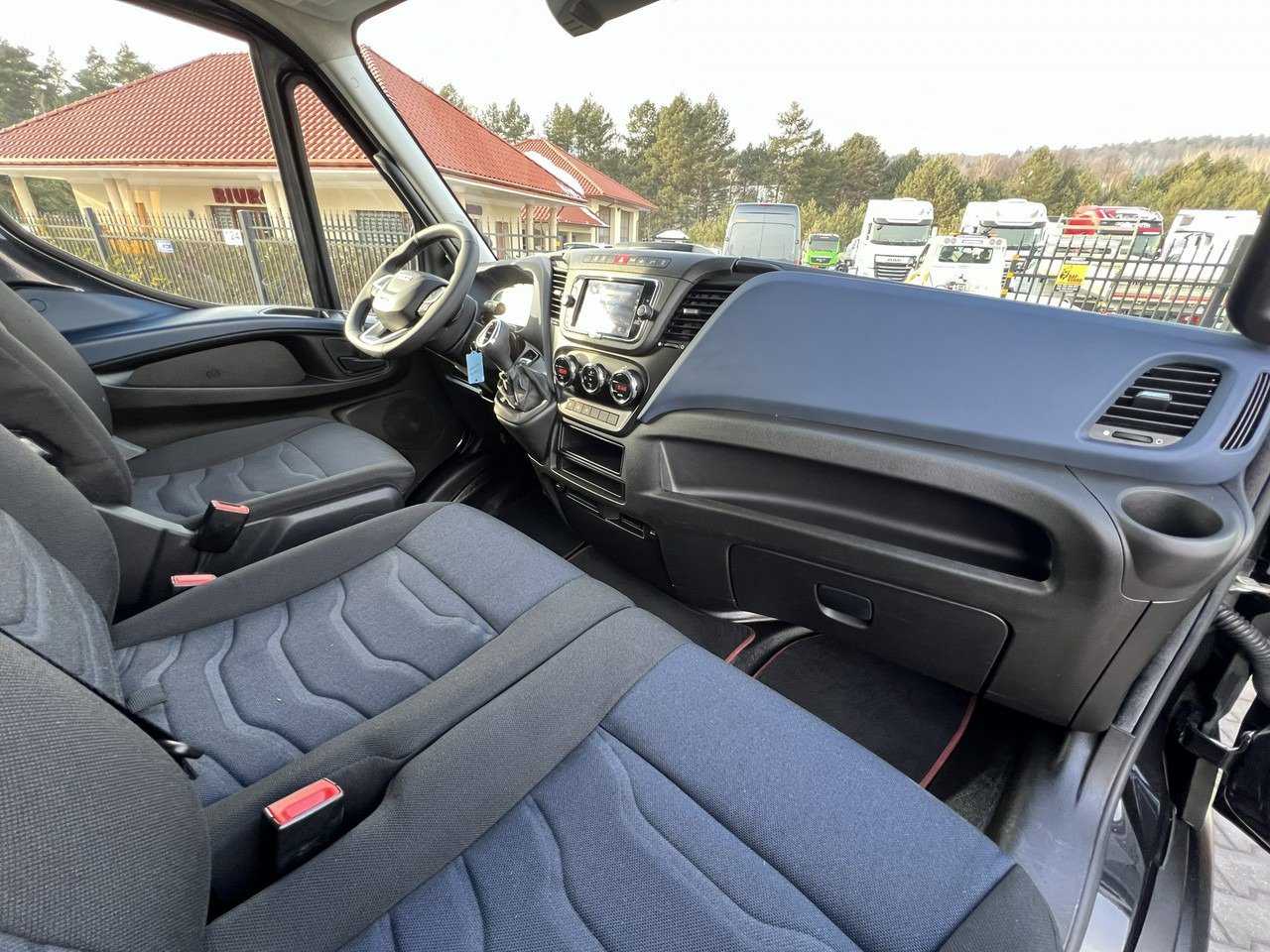 Furgón Iveco Daily 35S18: foto 32
