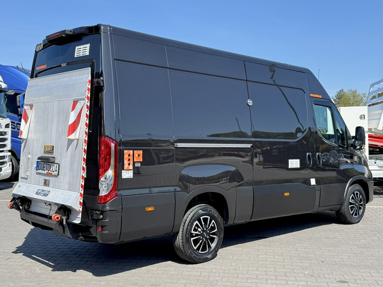 Furgón Iveco Daily 35S18: foto 8