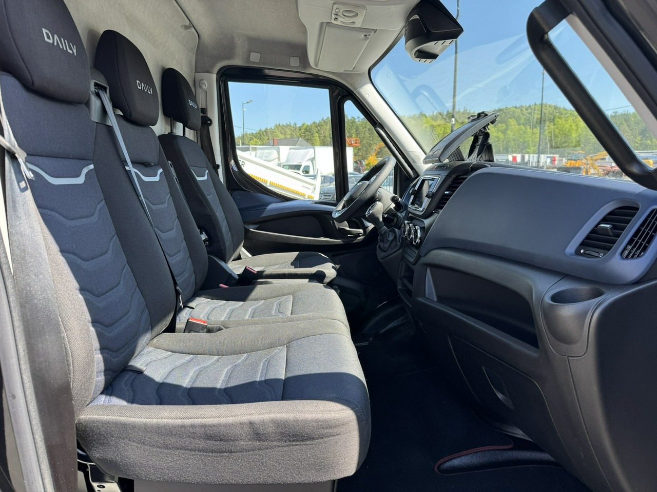 Furgón Iveco Daily 35S18: foto 29