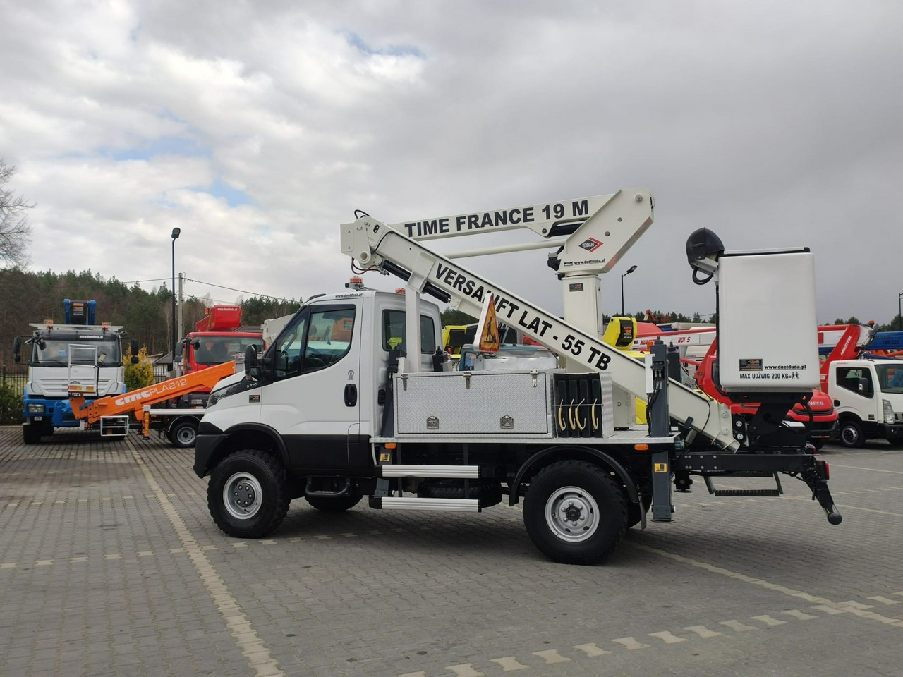 Leasing para Iveco Daily 55S17W 4x4 Zwyżka 19m Versalift Lat 55 TB Time France Iveco Daily 55S17W 4x4 Zwyżka 19m Versalift Lat 55 TB Time France: foto 16