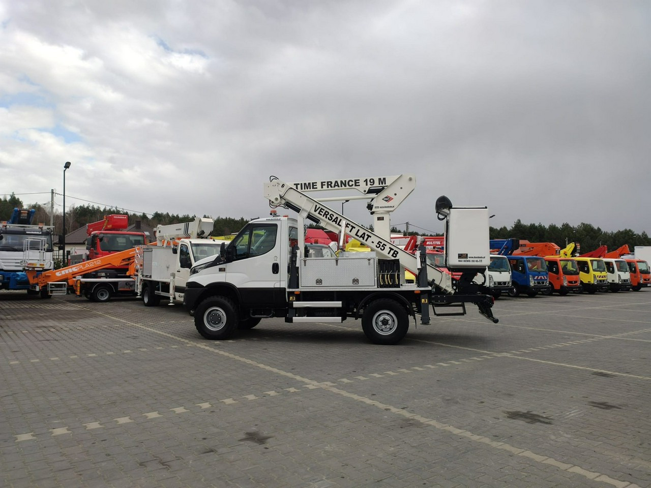 Leasing para Iveco Daily 55S17W 4x4 Zwyżka 19m Versalift Lat 55 TB Time France Iveco Daily 55S17W 4x4 Zwyżka 19m Versalift Lat 55 TB Time France: foto 17