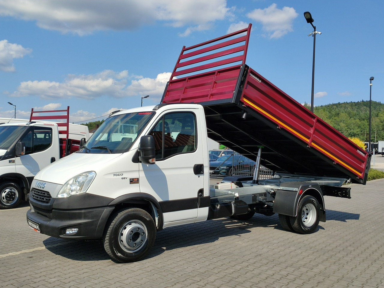 Iveco Daily 70C18 V H - Furgoneta basculante: foto 1 Iveco Daily 70C18 V H - Furgoneta basculante: foto 1