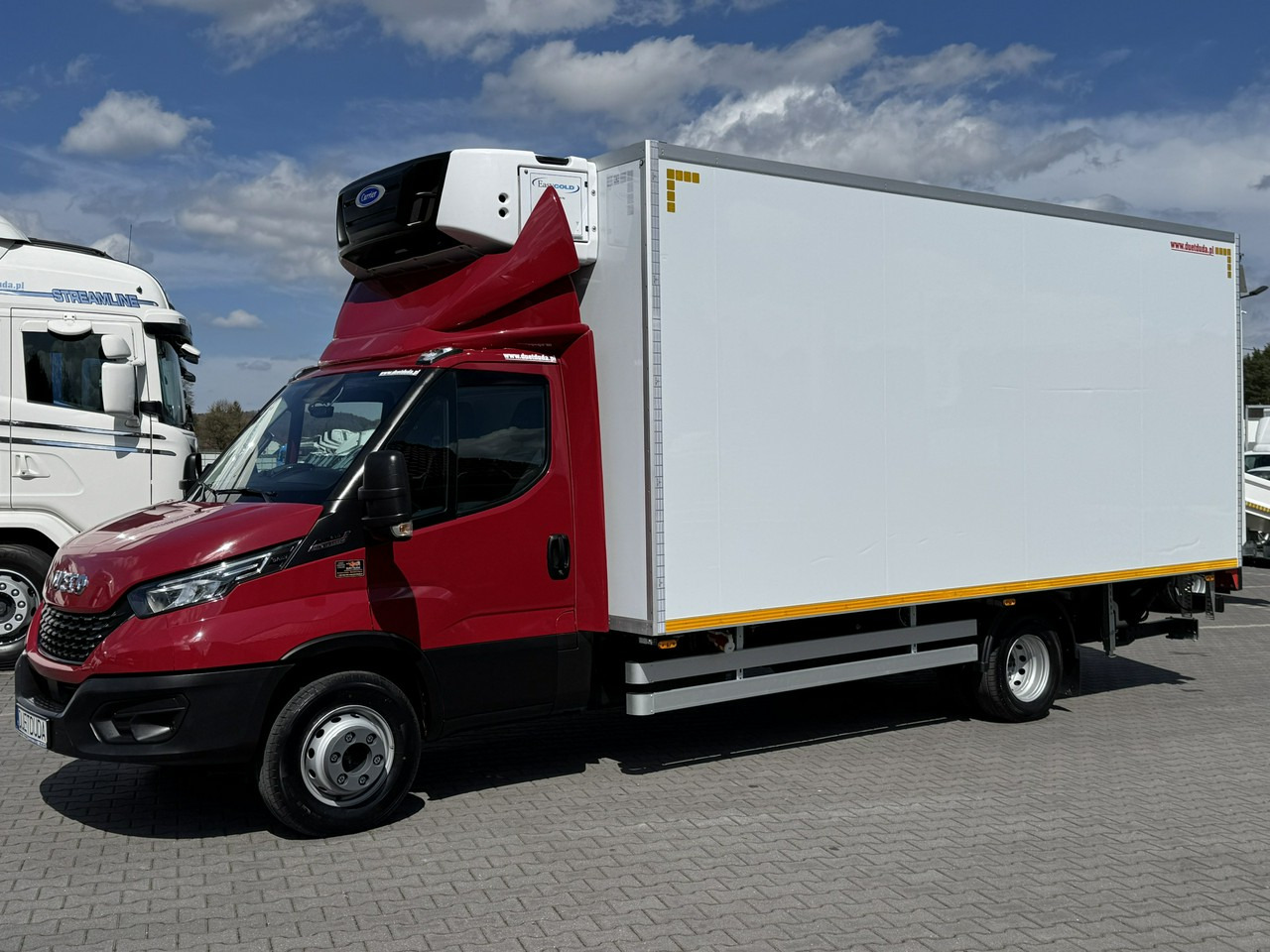 Iveco Daily 72C21 Mroźnia HI-MATIC Ściana Grodziowa Multitemperatura - Furgoneta frigorifica: foto 2 Iveco Daily 72C21 Mroźnia HI-MATIC Ściana Grodziowa Multitemperatura - Furgoneta frigorifica: foto 2