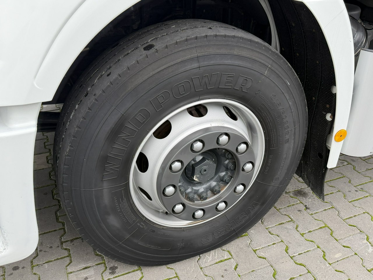 Iveco STRALIS 260S40 E6 Chłodnia Mroźnia Agregat THERMO KING T-1000R - Camión frigorífico: foto 3 Iveco STRALIS 260S40 E6 Chłodnia Mroźnia Agregat THERMO KING T-1000R - Camión frigorífico: foto 3