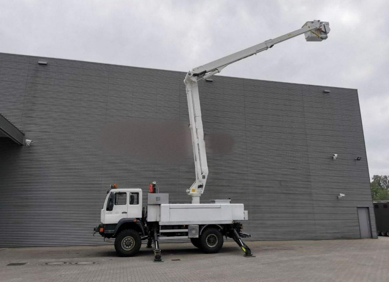 MAN LE 18.280 4x4 Zwyżka Altec TA60 Podnośnik Koszowy - Camión con plataforma elevadora: foto 3 MAN LE 18.280 4x4 Zwyżka Altec TA60 Podnośnik Koszowy - Camión con plataforma elevadora: foto 3